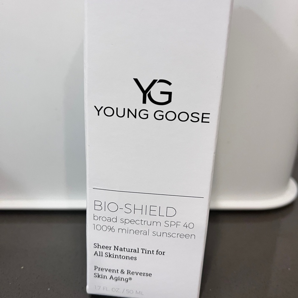 Young goose tinted mineral sunscreen, new unused